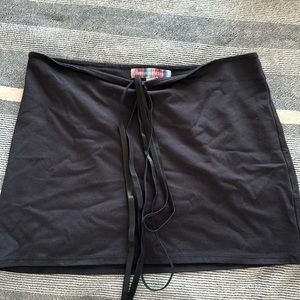 urban outfitters black mini skirt. worn once. sold out online.